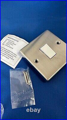 200 x Volex 10A 1 Gang 1 Way Light Switch White Insert Brushed Stainless Steel